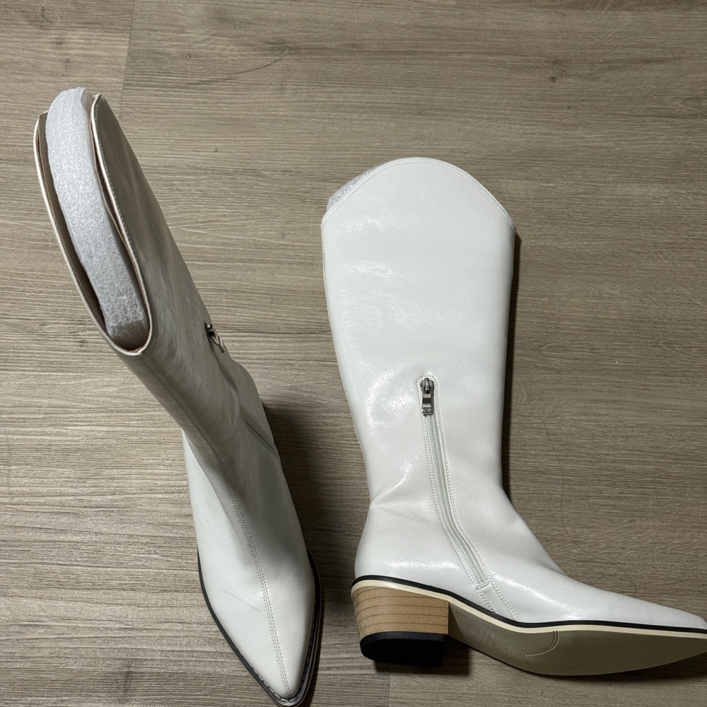 Elegant White Knee-High Women's Boots